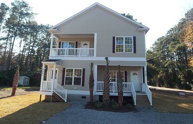 Beautiful Duplex East of 17