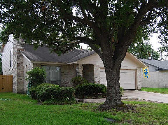 2nd image of 2706 Longleaf Pines Dr