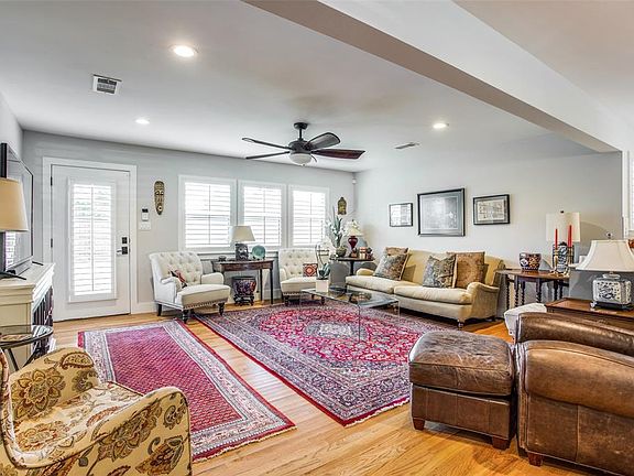 5th image of 9924 Parkford Dr