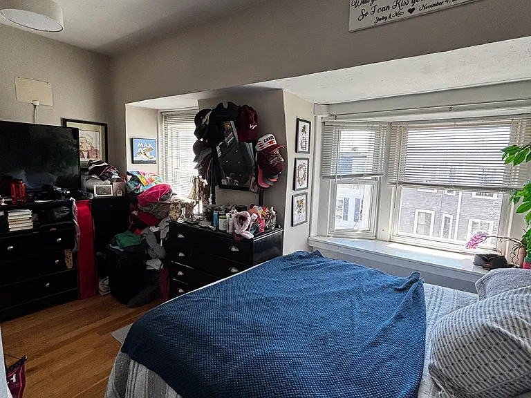 352 E 8th St #3 — Photo 6
