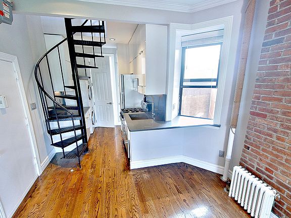 2nd image of 246 Mott St APT 22