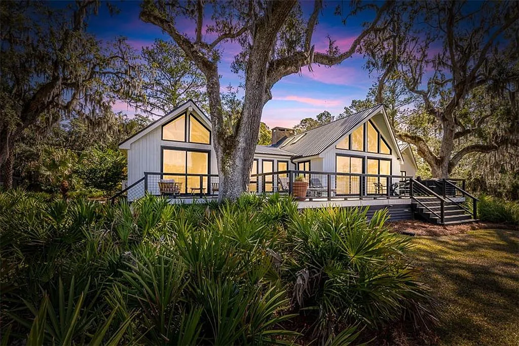 3 bed, 3.5 bath, 3279 sqft, $6,950 — Photo 1