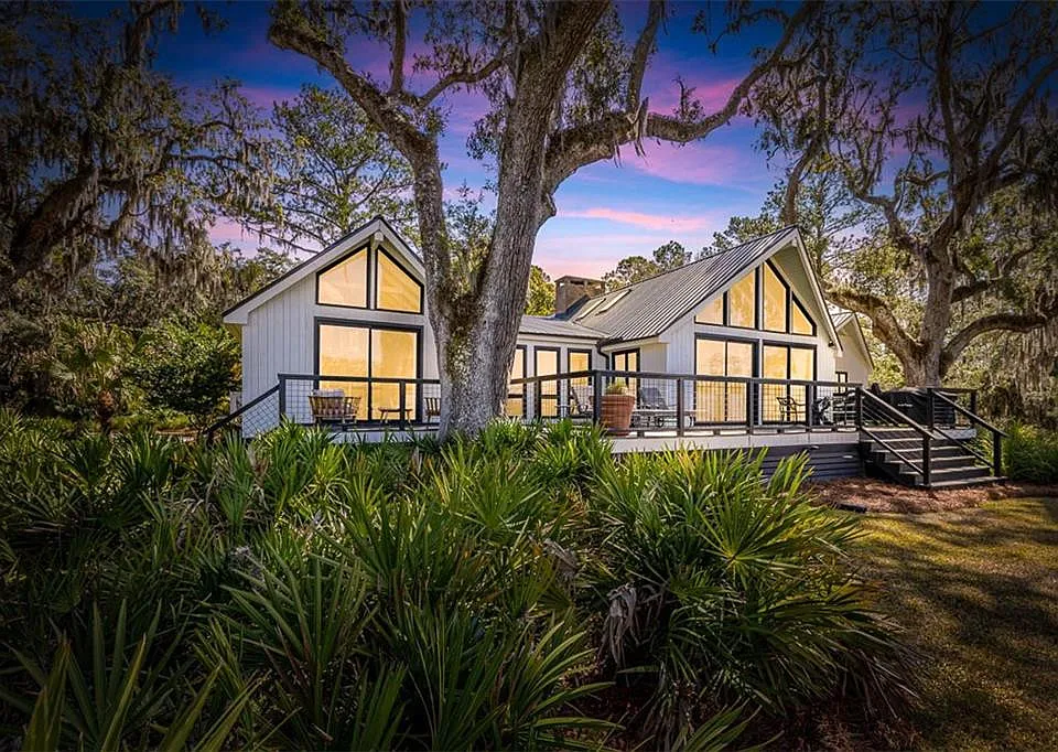 6201 Frederica Rd