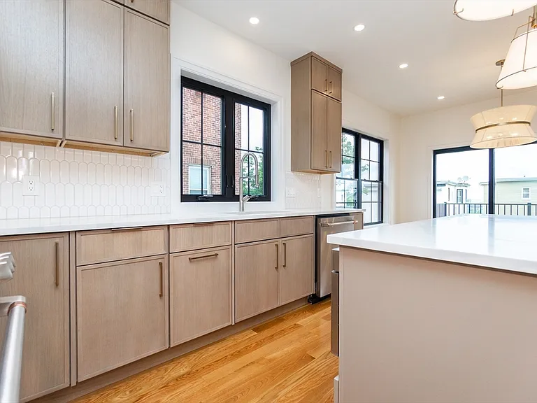 165 Campbell Ave #2 — Photo 17
