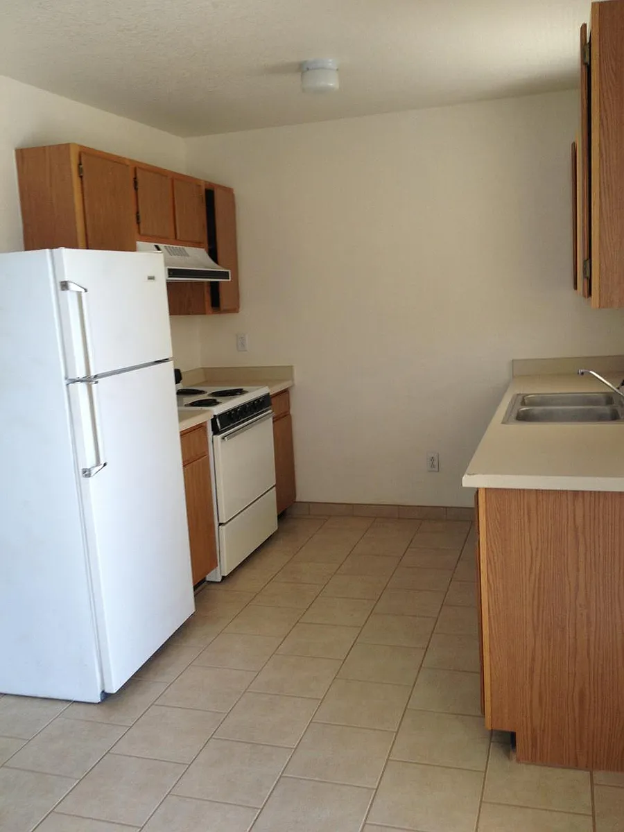 Large Kitchen! - 2125 S Espina St #2