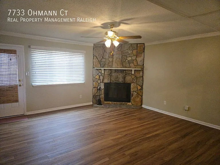 7733 Ohmann Ct — Photo 4