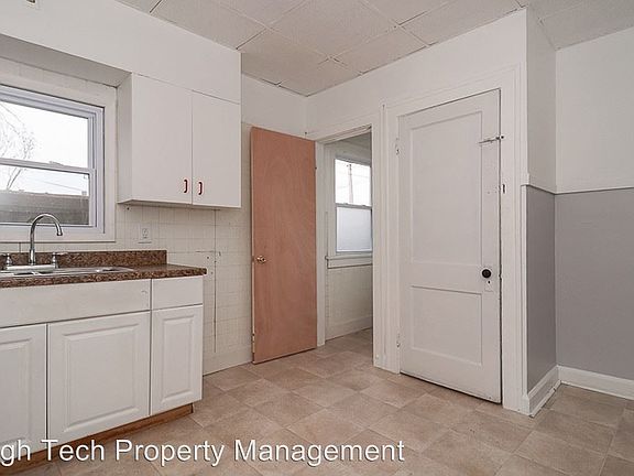 4th image of 2516 Marvin Ave #2516