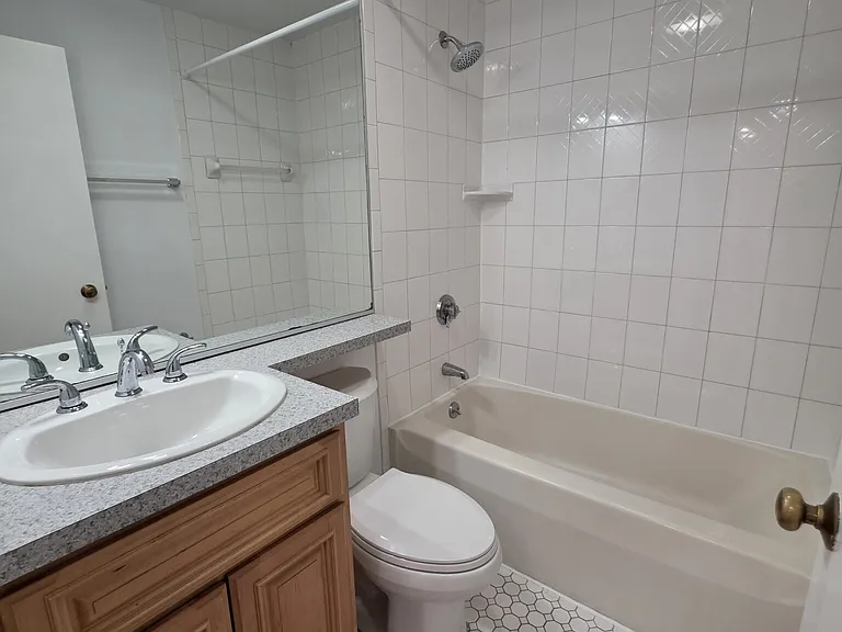 65 Miller St #B11 — Photo 15