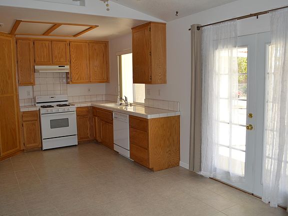 3rd image of 7711 Victor Ave