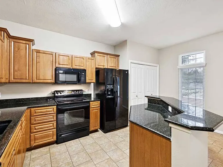 Stone Ridge Estates Apartments & Duplexes — Photo 159