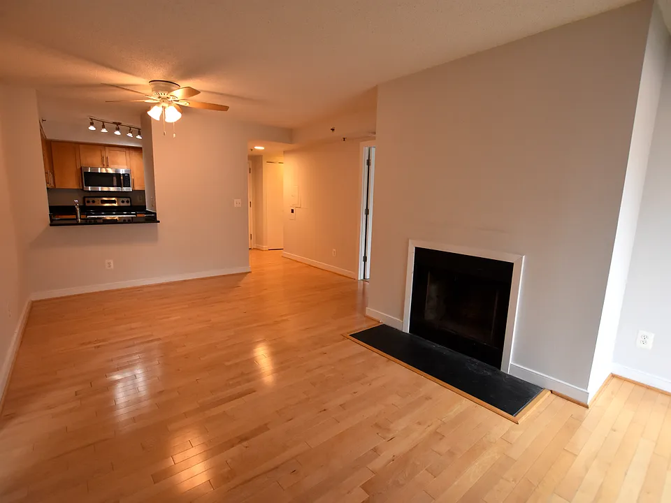 7500 Woodmont Ave #1102