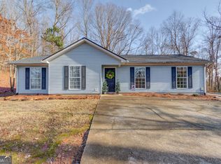 6812 Summit View Dr, Flowery Branch, GA 30542