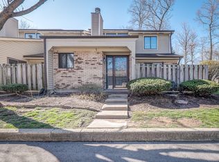 421 Jamestown Cir, Washington Township, OH 45458