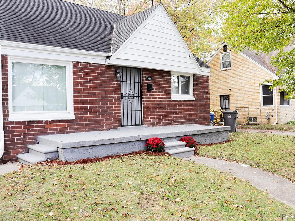 1st image of 1338 Helen St