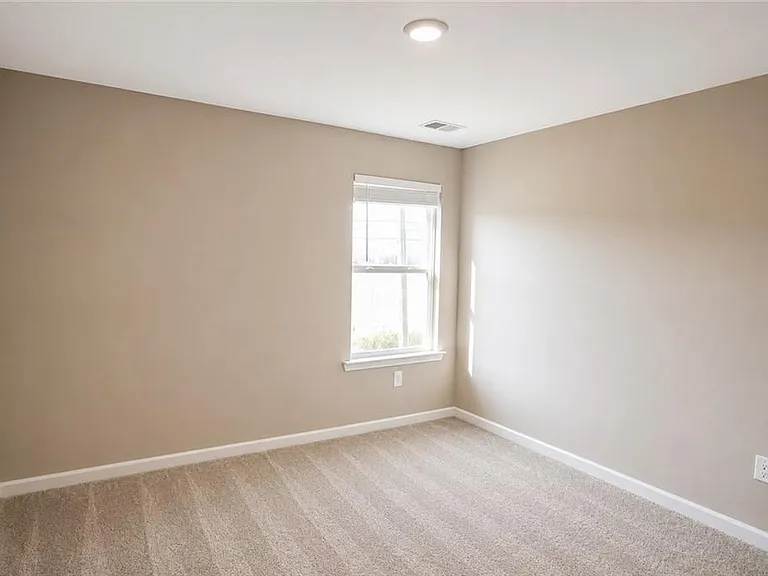 100 Squarewood Ln — Photo 16