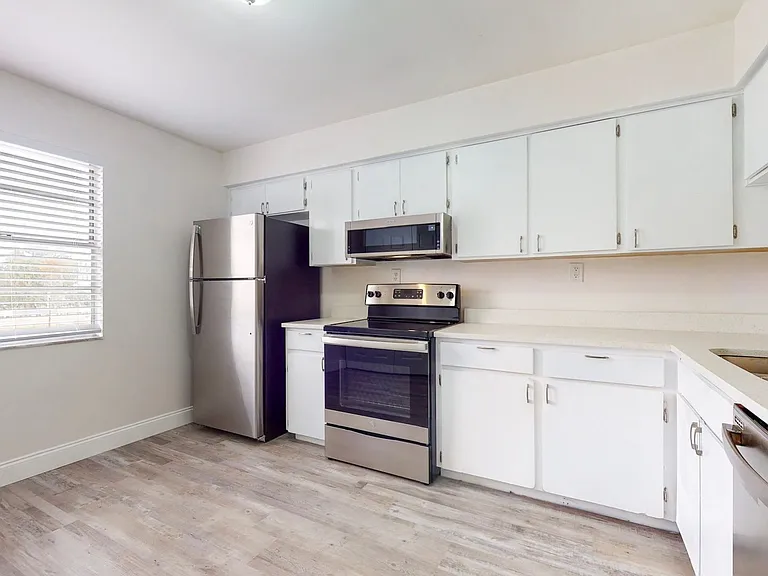 Janie B Apartments — Photo 20