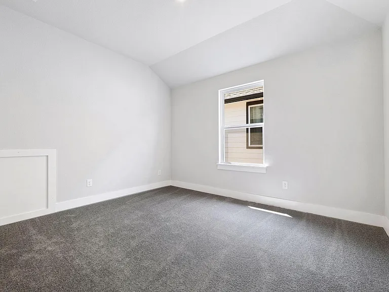 8208 Bouvreuil Dr — Photo 31