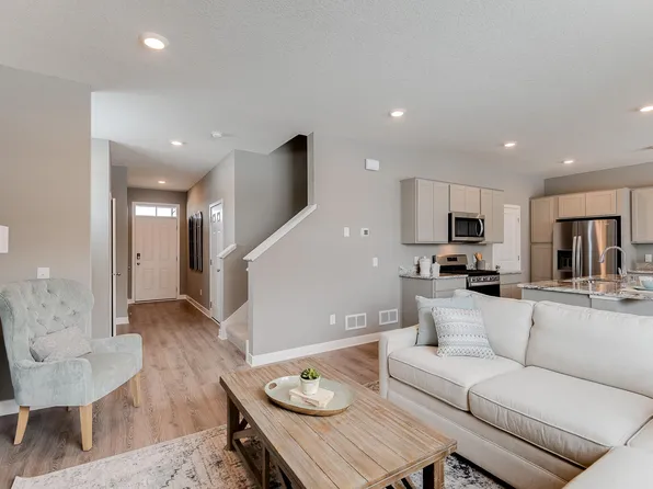 903 Silvercreek Ave W, Delano, MN 55328