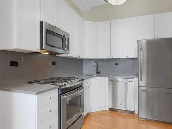 121 Madison Avenue image 1 of 11