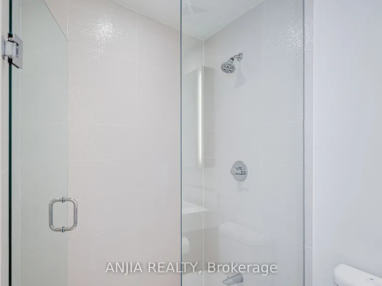 10 York St #5608 — Photo 22