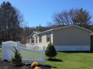 11 Standish Ln, Hereford, PA 18056