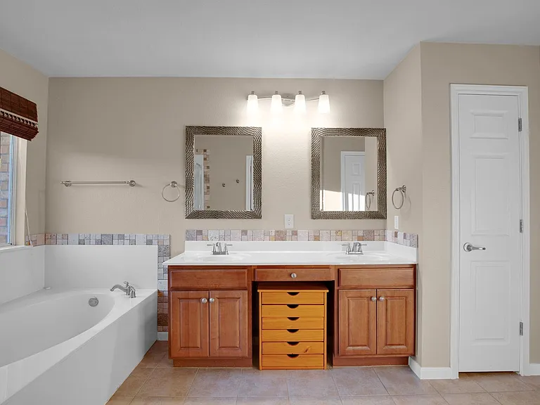 4494 Heritage Well Ln — Photo 23