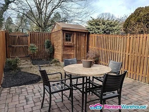 10732 Lester St — Photo 2