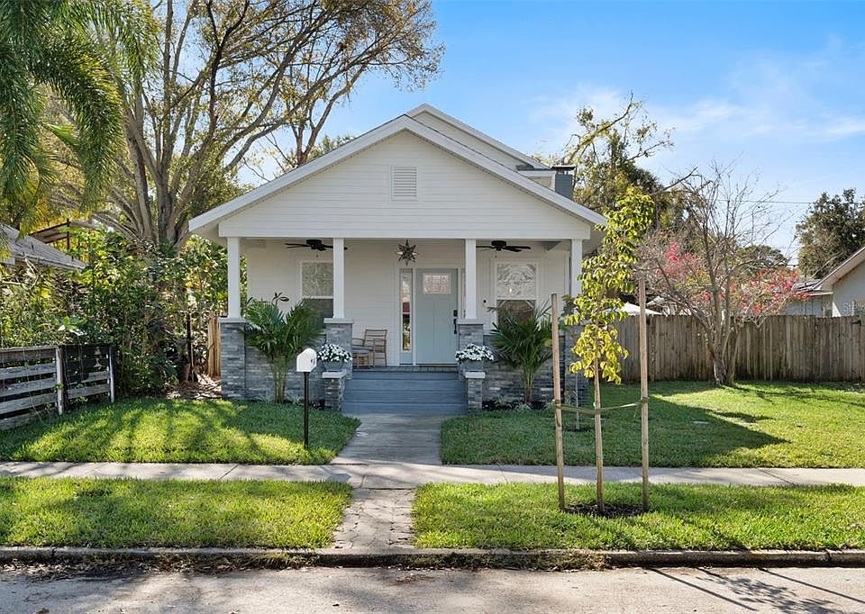 1st image of 840 25TH AVENUE N