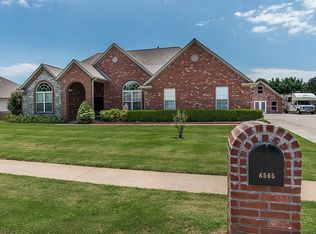 6565 W Silverthorne Rd, Fayetteville, AR 72704