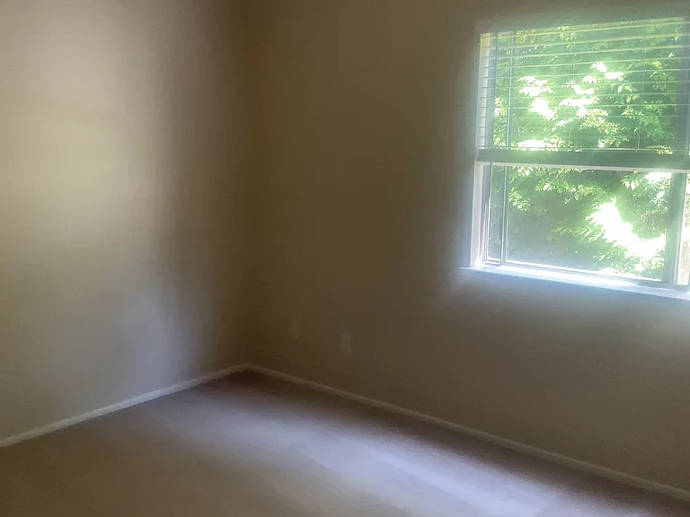 2615 F St #6 — Photo 9