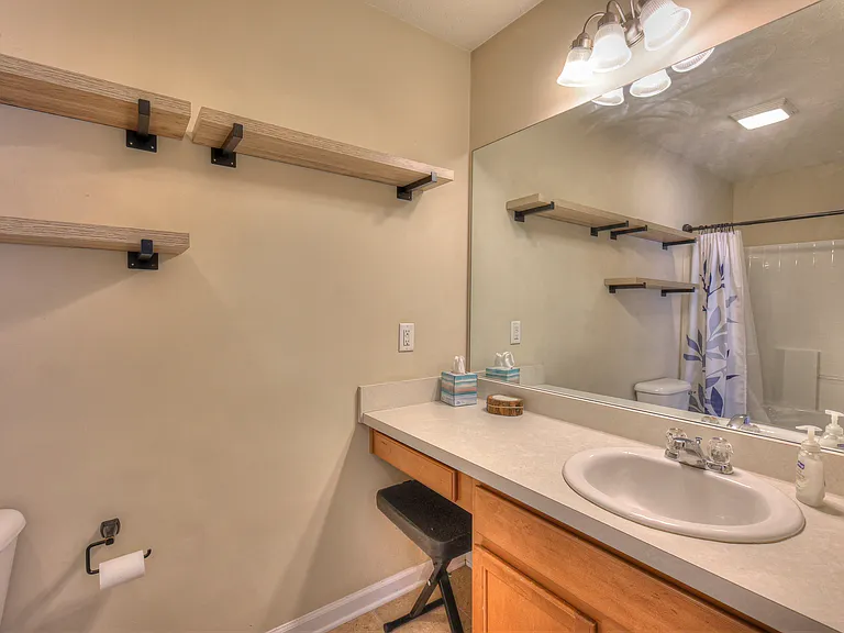 589 Bradburn Village Cir — Photo 22