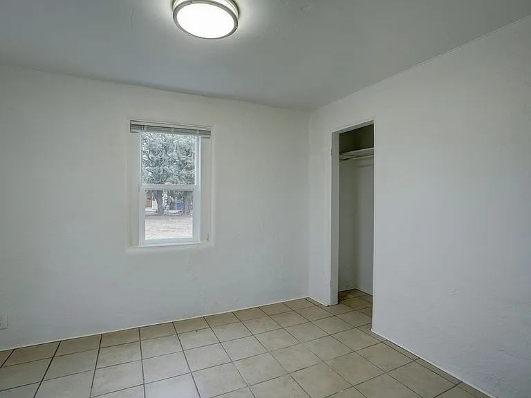 925 Ruth St — Photo 14