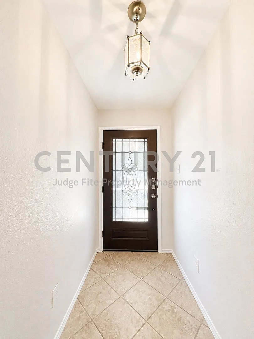 Move-In-Ready 4/2/2 Within the Acclaimed Northwest ISD For Rent! — Photo 2
