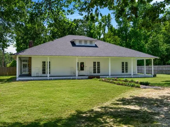 100 Williamsburg Rd, Picayune, MS 39466