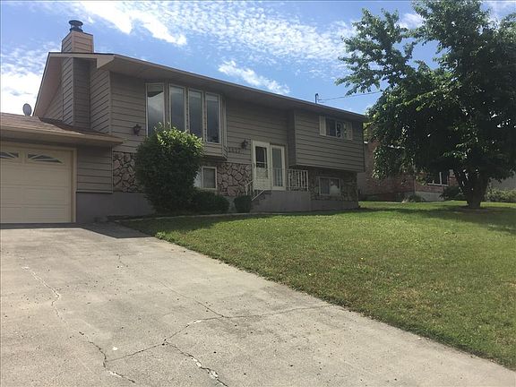 3rd image of 2827 Meadowlark Dr