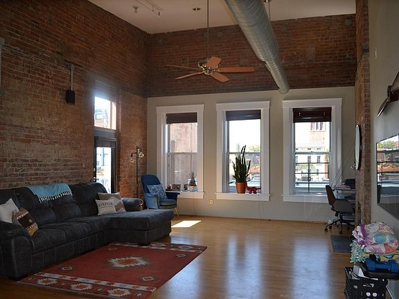 2nd image of 1214 Vine St Unit 14