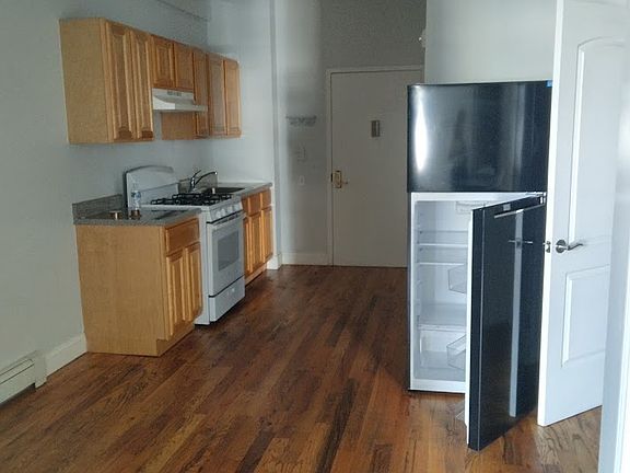3rd image of 53 Morris St #5