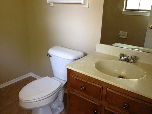 5th image of 3655 Pembrook Dr