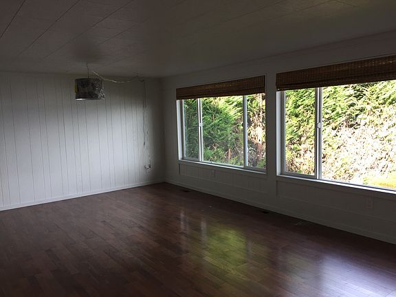 Dining/Living Room North