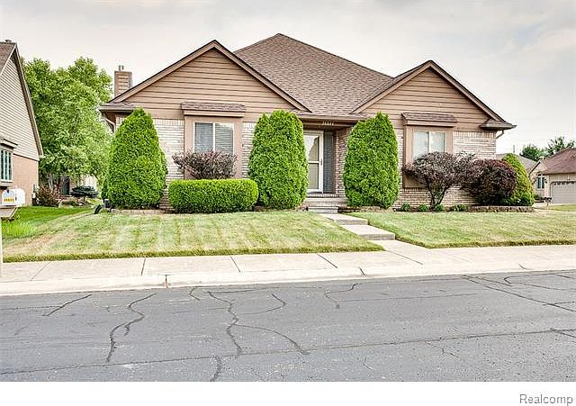 1st image of 38844 Parkview Dr