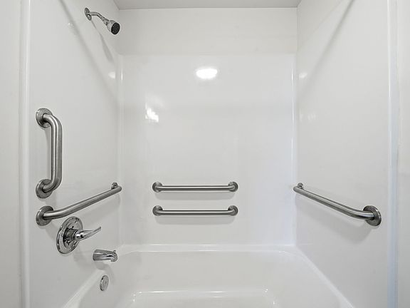 3rd image of 2424 N Hoffmeyer Rd #215