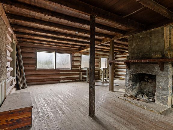 3rd image of 1363 Bass Layne Rd