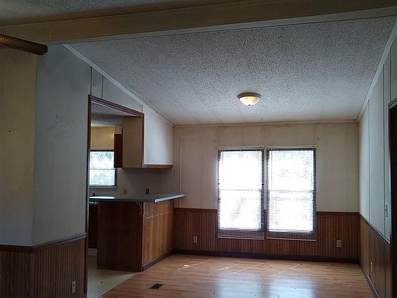 2nd image of 152 Pendelton Pugh Ln