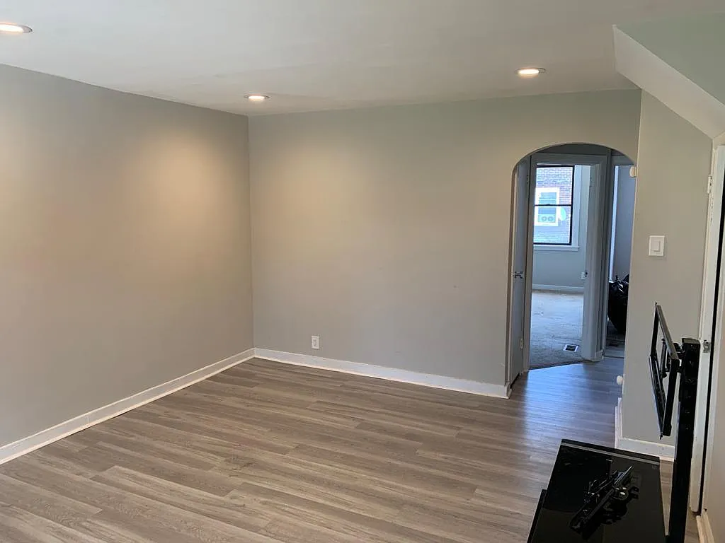 1 bed, 850 sqft, $1,200 — Photo 2