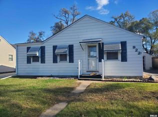 922 4th St, Colona, IL 61241