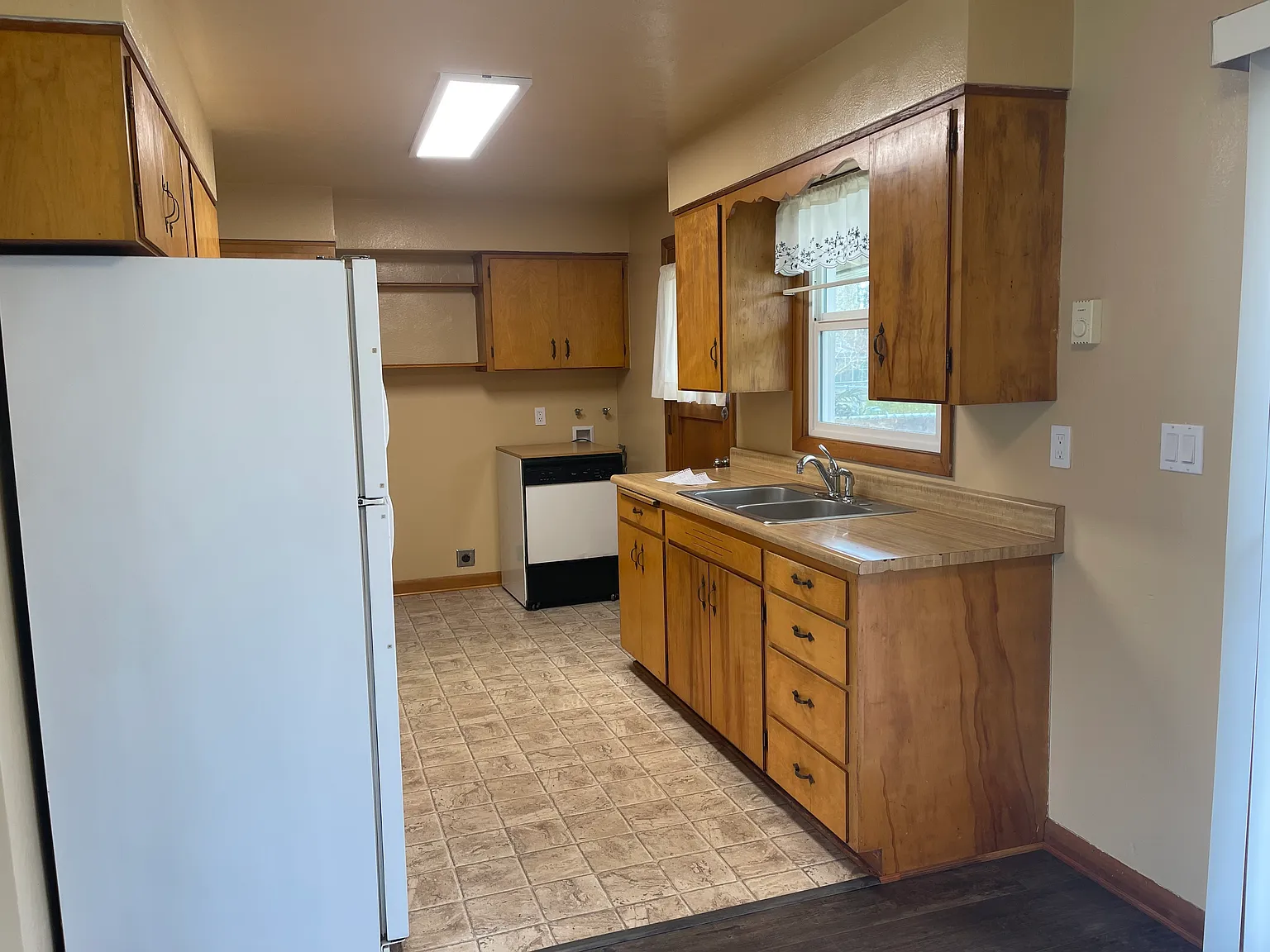 2 bed, 925 sqft, $1,475 — Photo 1