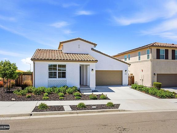 4th image of 5496 Summit View Way