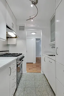 Sold by Cooper & Cooper Real Estate | media 18