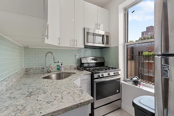 Rented by MNS | media 10