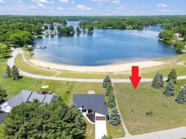 7889 Sunset Shores Dr, Stanwood, MI 49346
